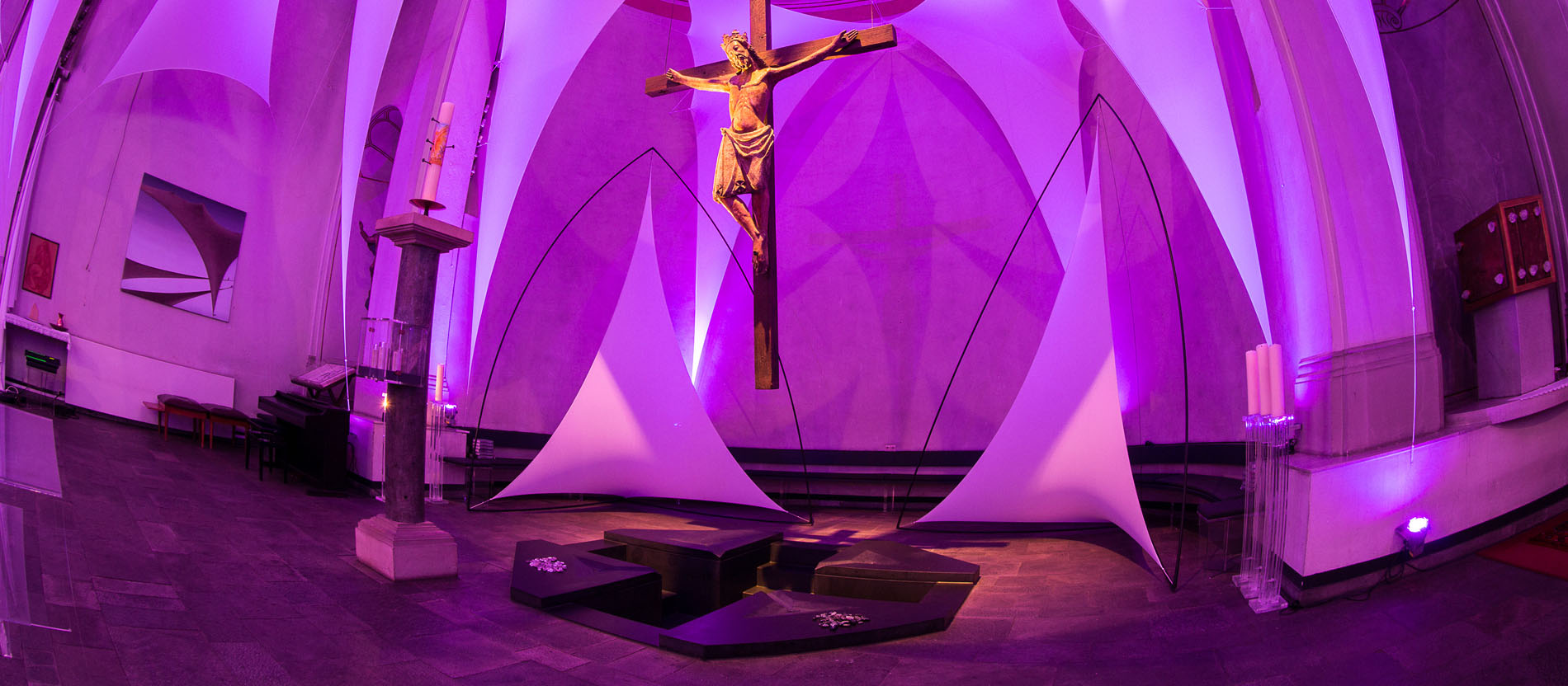 Das Ganzkörpertaufbecken in St. Maria Magdalena in Bochum-Höntrop