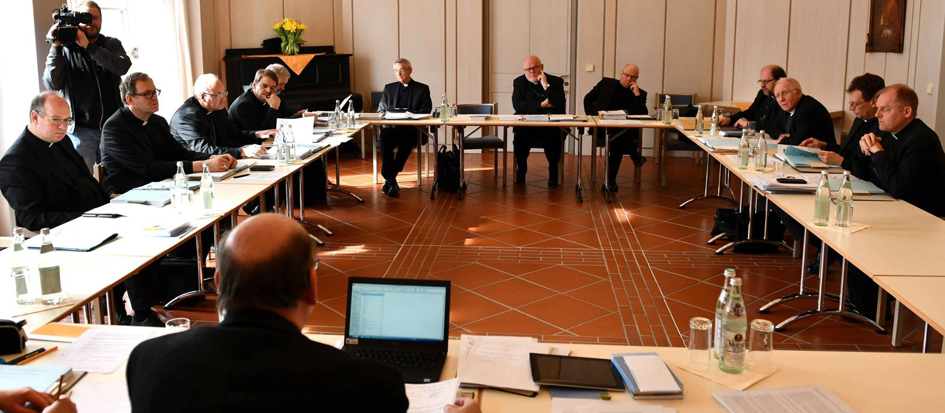 Als Freisinger Bischofskonferenz beraten die Bischöfe aller bayerischen (Erz-) Diözesen am 15.3.2018 in Augsburg.