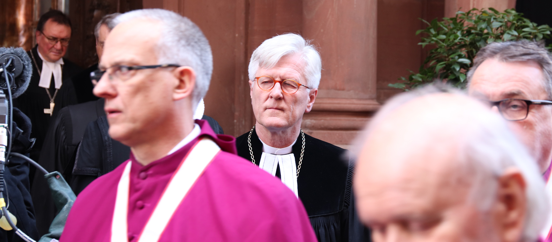 Der Ratsvorsitzende der Evangelischen Kirche in Deutschland, Landesbischof Heinrich Bedford-Strohm, im Trauerzug für Kardinal Karl Lehmann.