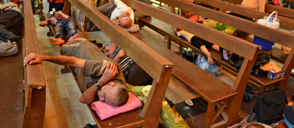 Aus Platzmangel haben sich Flüchtlinge in der Heilig-Geist-Kirche von Telkef in der Ninive-Ebene eingerichtet.