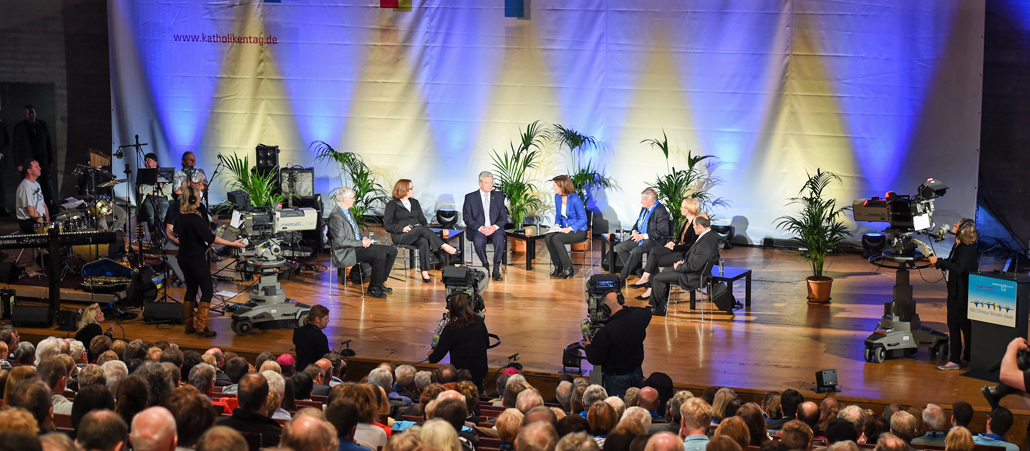 Podiumsdiskussion mit Bundespräsident Joachim Gauck beim 99. Deutschen Katholikentag in Regensburg.