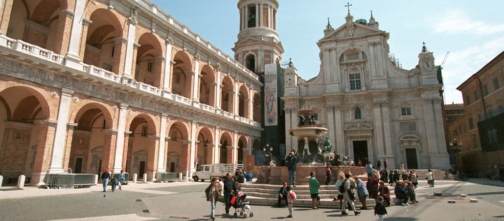 Das Marienheiligtum Loreto zählt zu den populärsten Pilgerzielen Italiens.