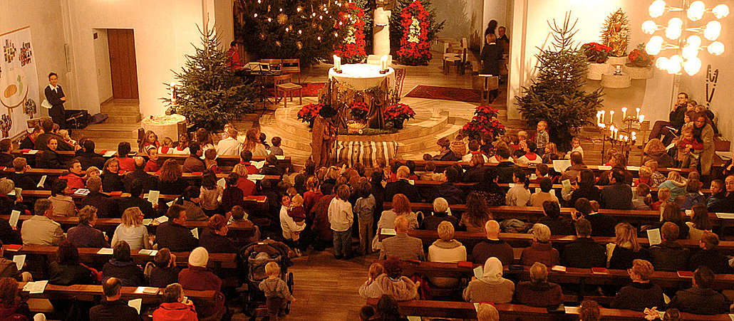 Gläubige in einem Weihnachtsgottesdienst.