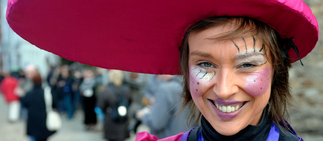 Närrisch in den Ardennen: Das wallonische Laetare-Fest bringt den Karneval in die Fastenzeit.