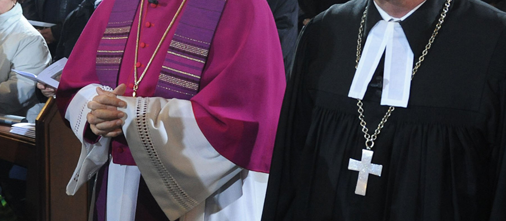 Katholiken und Protestanten bekennen Sünden