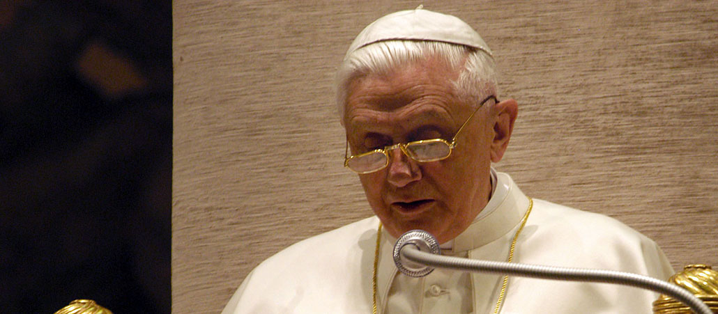 Papst Benedikt XVI. während der Generalaudienz am Mittwoch in der vatikanischen Audienzhalle.