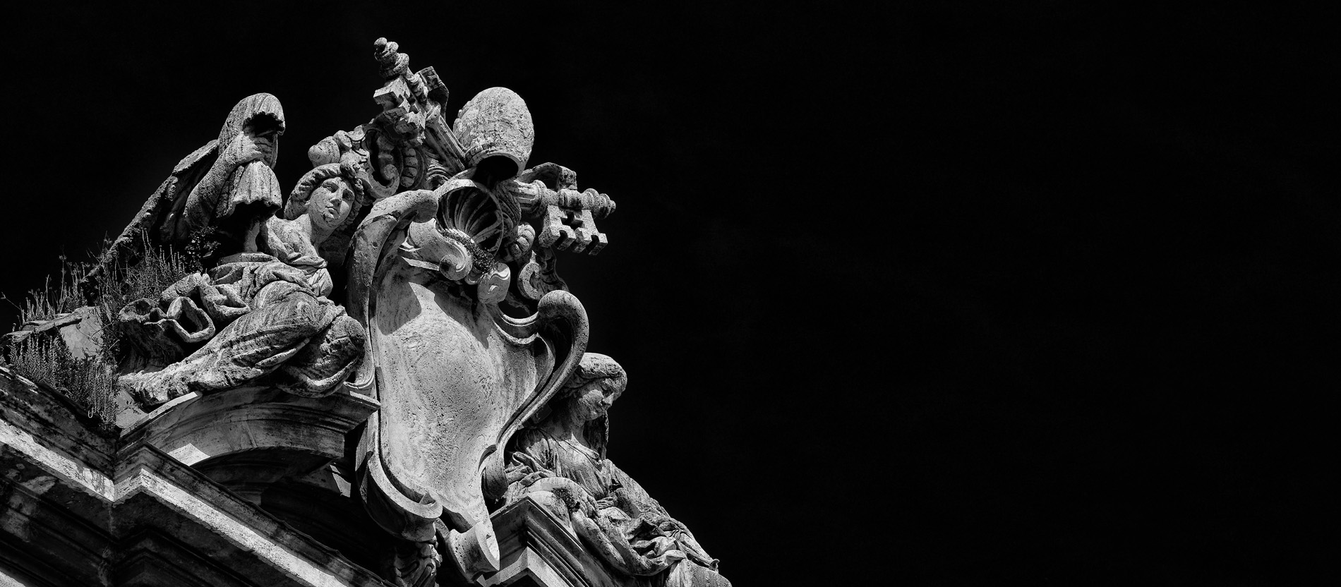 Ein Papstwappen in Rom