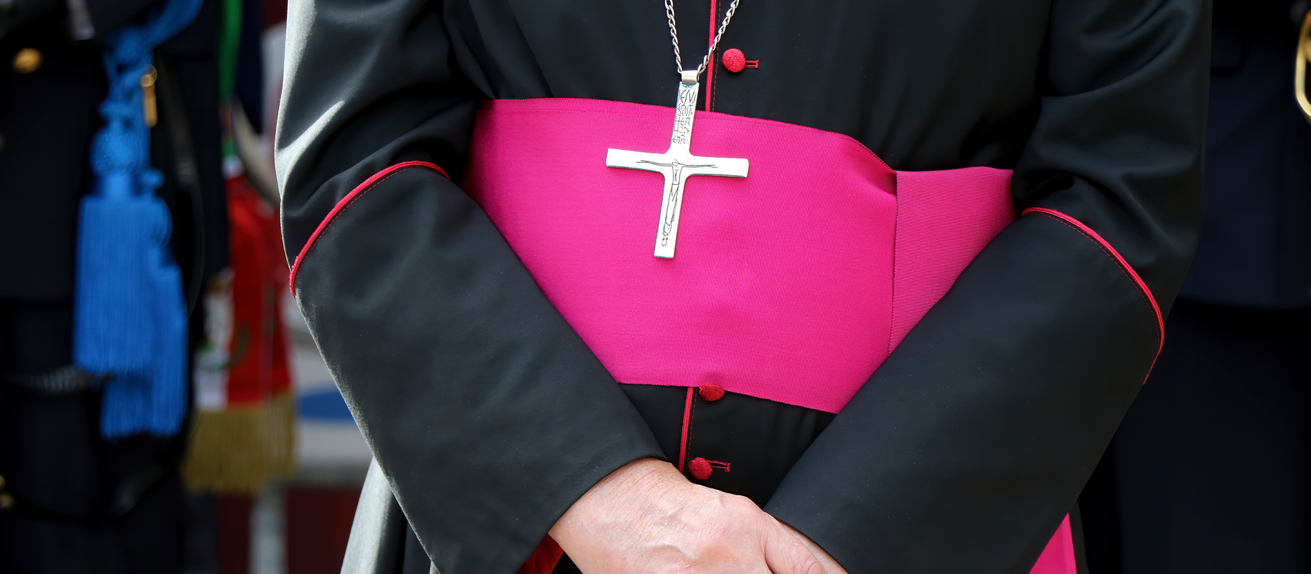 Bischoif mit Soutane