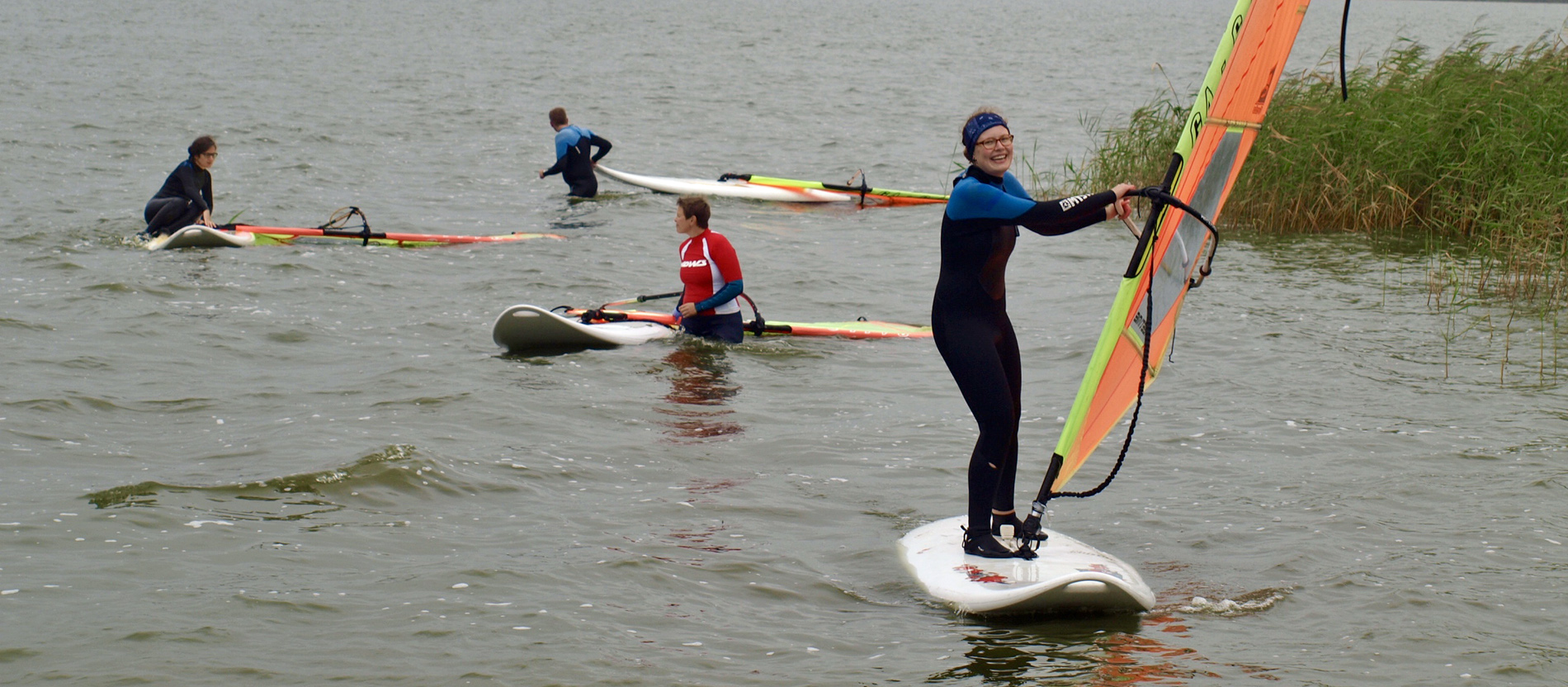 Surfexerzitien auf dem Wasser