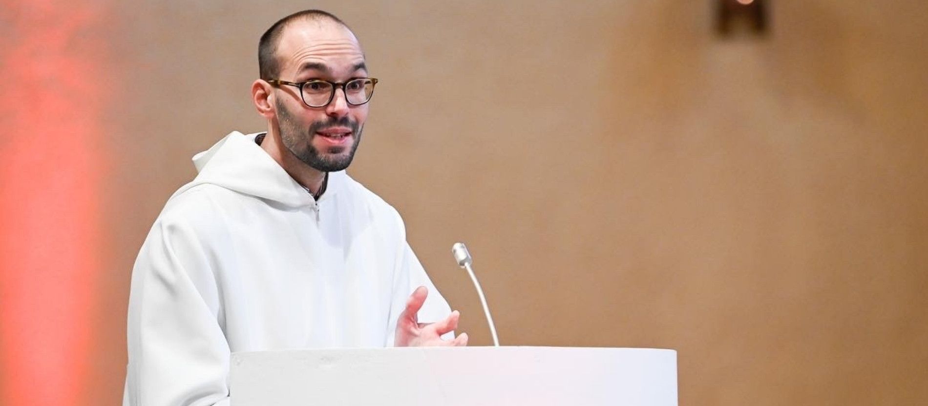 Philip Heger ist Pastoralreferent und Cityseelsorger in Friedrichshafen am Bodensee in der Diözese Rottenburg-Stuttgart.