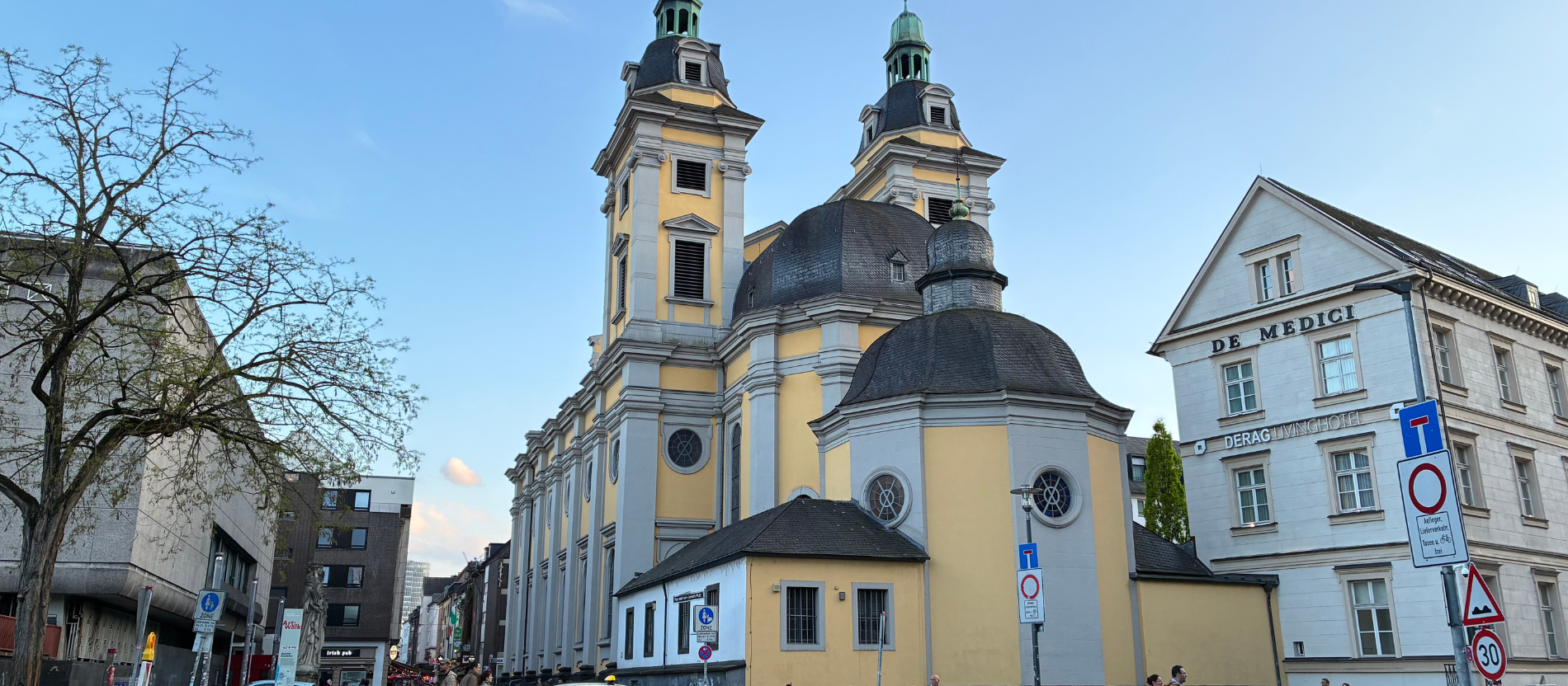 Die Kirche St. Andreas in der Düsseldorfer Altstadt