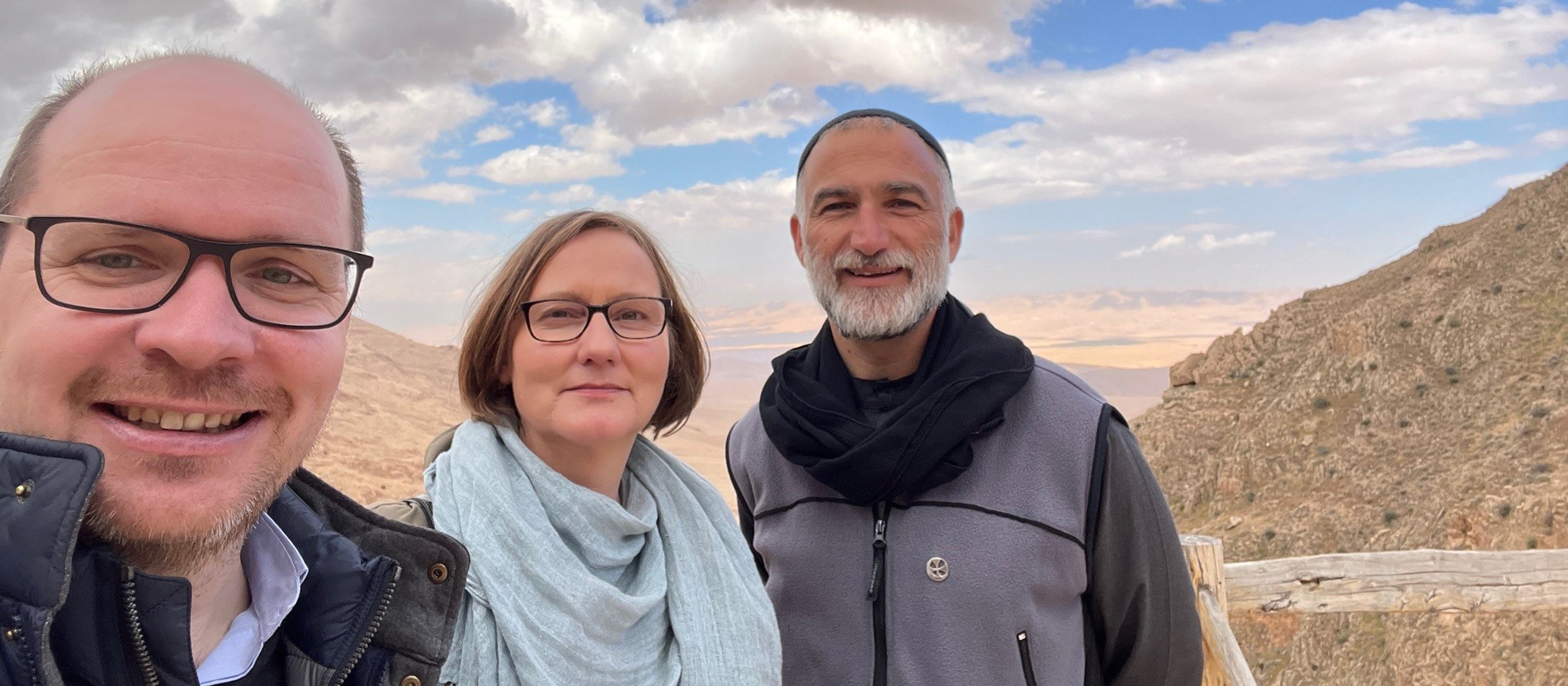 Ein Foto von Dirk Bingener, Katja Heidemanns, Pater Jihad Youssef