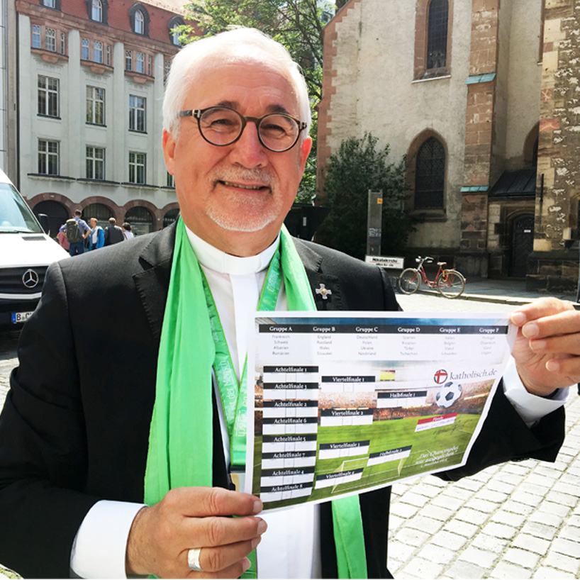 Wenn die Schwaben besser tippen als sie spielen, könnte Weltmeister Deutschland gegen den amtierenden Europameister Spanien im Finale stehen. Der Rottenburg-Stuttgarter Bischof Gebhard Fürst tippt auf 2:1 für die deutsche Elf.
