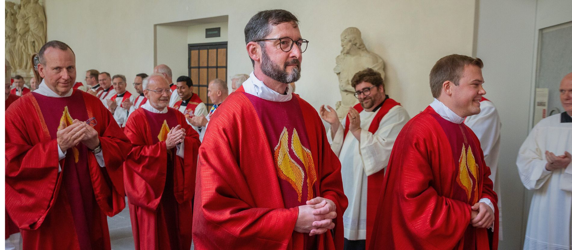 Priesteramtskandidat Thomas Kuhn bei seiner Priesterweihe im Münsteraner Dom