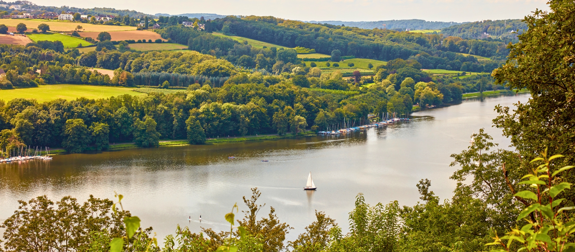 Von der Kirche an den See? Im Essener Süden kein Problem! Von St. Ludgerus sind es nur fünf Minuten bis ans Ufer.