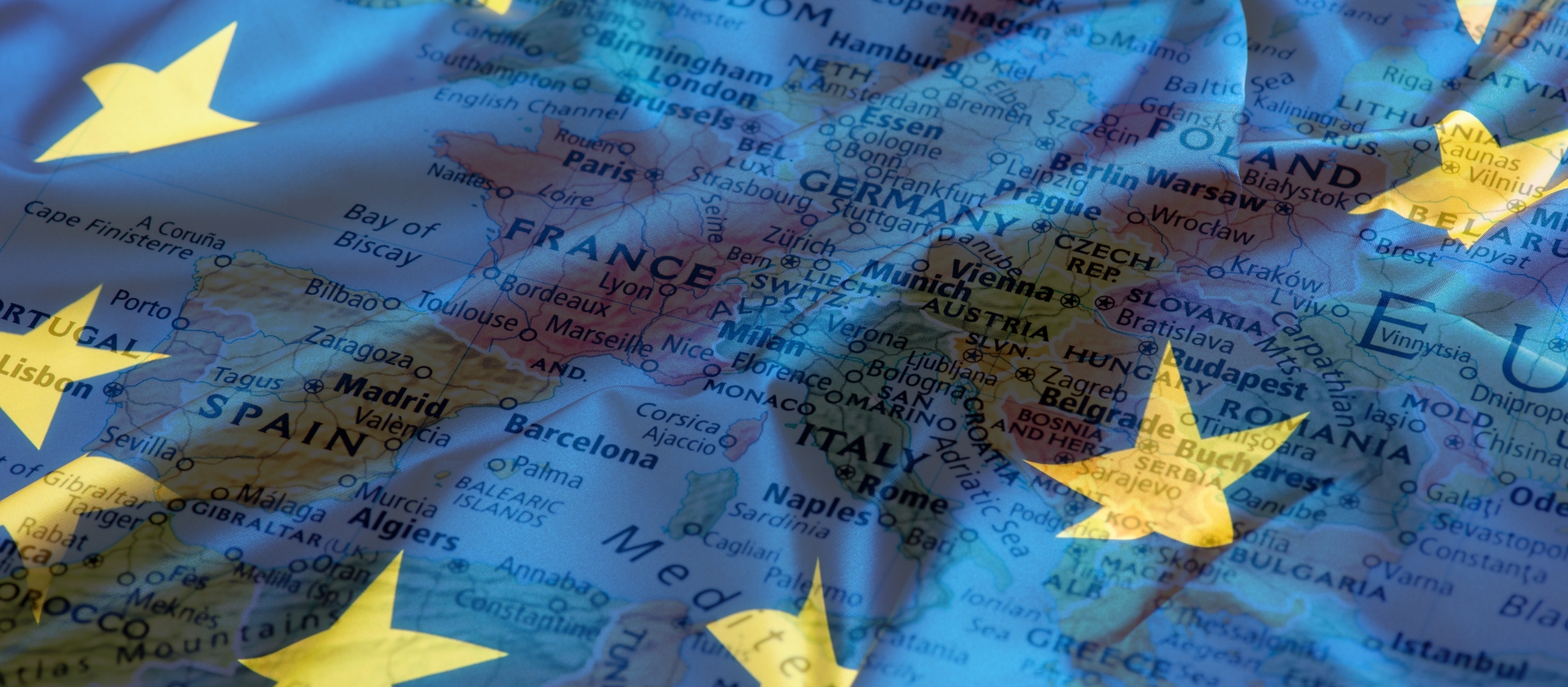 Europakarte mit Europaflagge