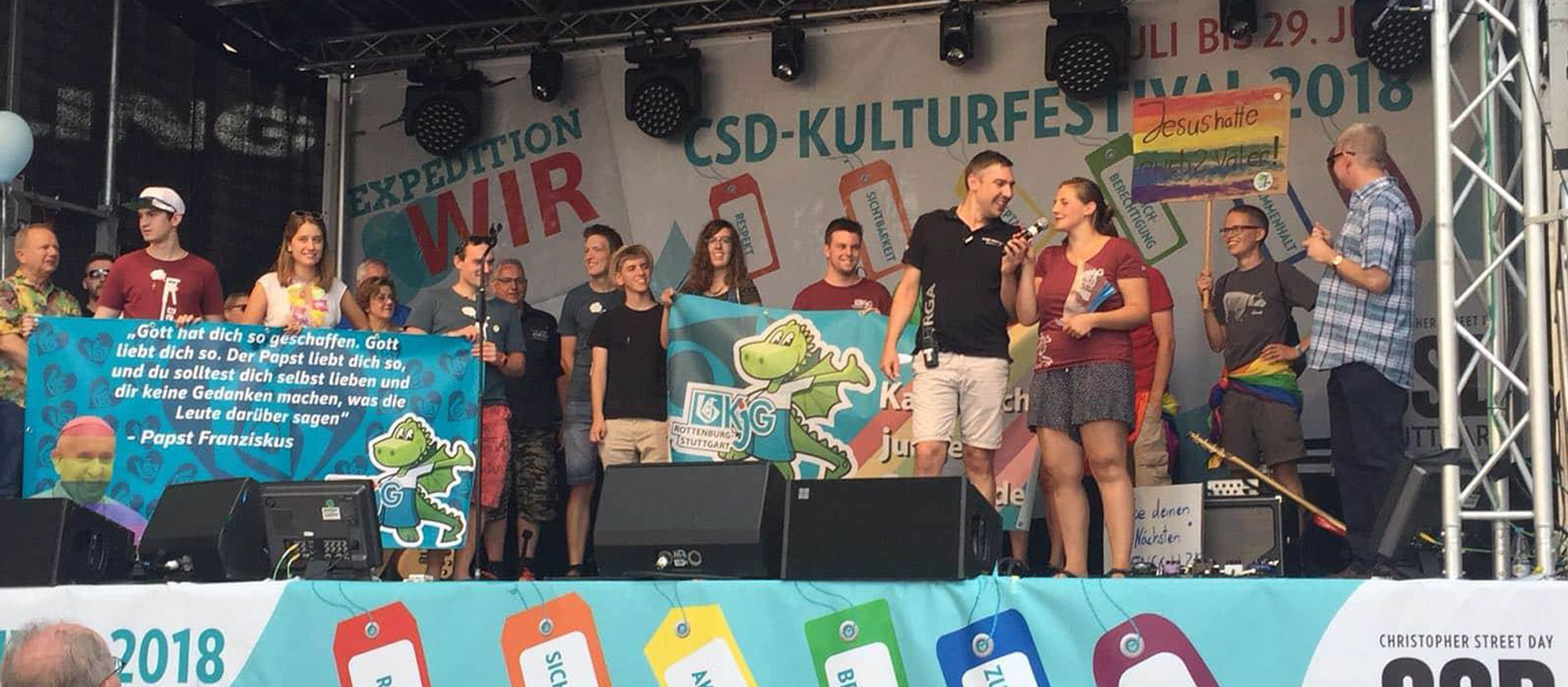 Preisverleihung an die KjG Rottenburg-Stuttgart beim CSD Stuttgart 2018