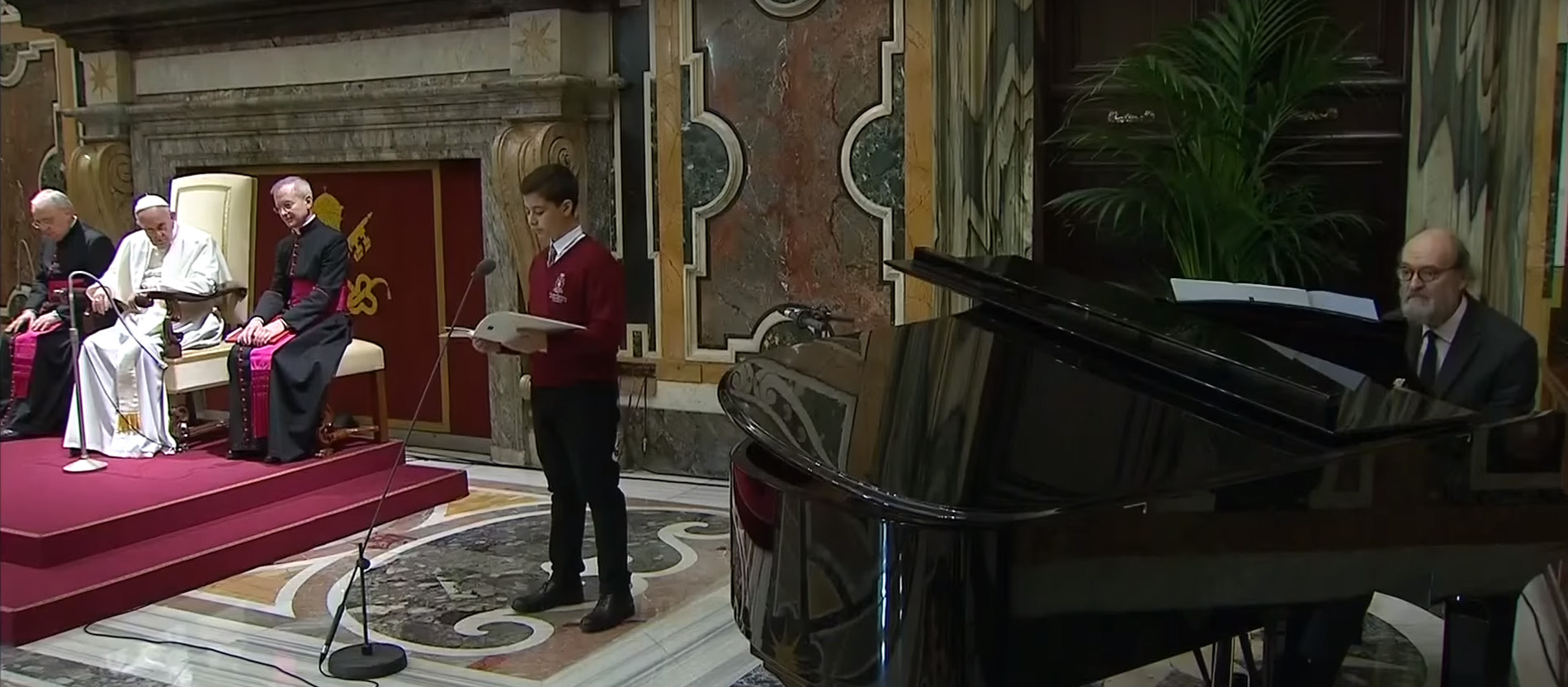 Arvo Pärt spielt Vaterunser auf Piano Benedikts XVI.