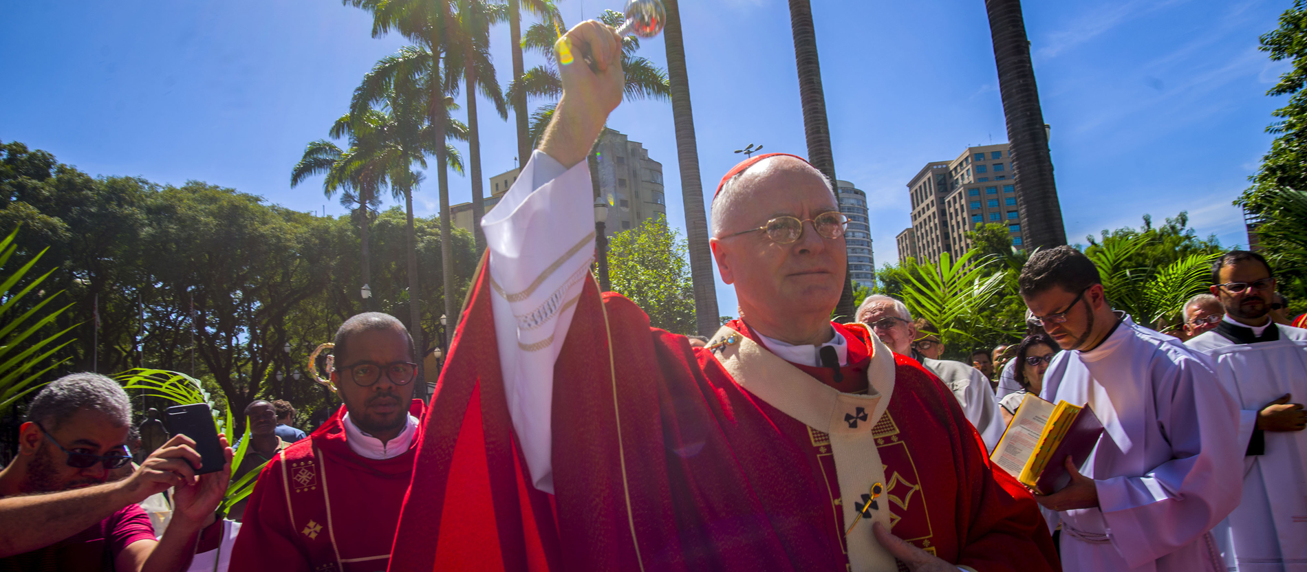 Dom Odilo Scherer, Erzbischof von Sao Paulo, während der Palmsonntagsprozession. 