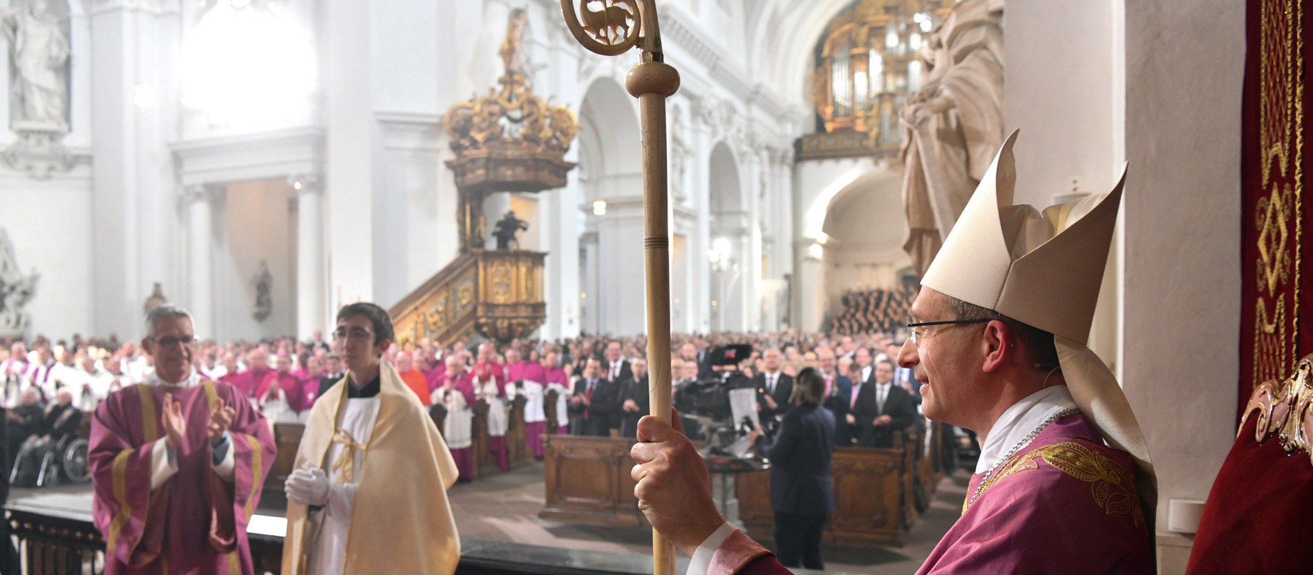 Michael Gerber auf dem Fuldaer Bischofsstuhl