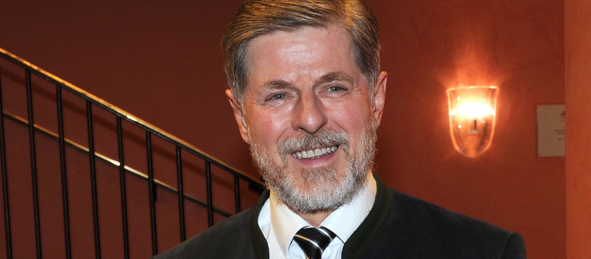 Der Schauspieler Horst Kummeth auf einer Theaterpremiere. 