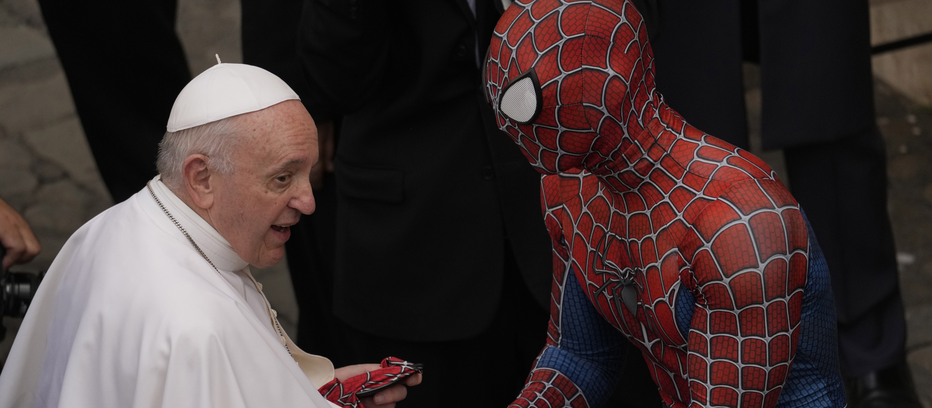 Papst warnt vor "Hütern der Wahrheit" – und trifft Spider-Man