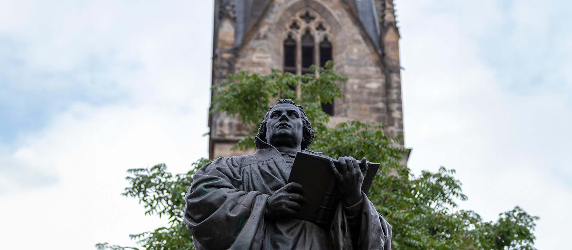 Lutherdenkmal vor der Kaufmannskirche in Erfurt