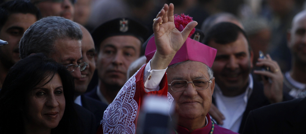 Der lateinische Patriarch von Jerusalem, Fuad Twal, beim Einzug in Bethlehem.