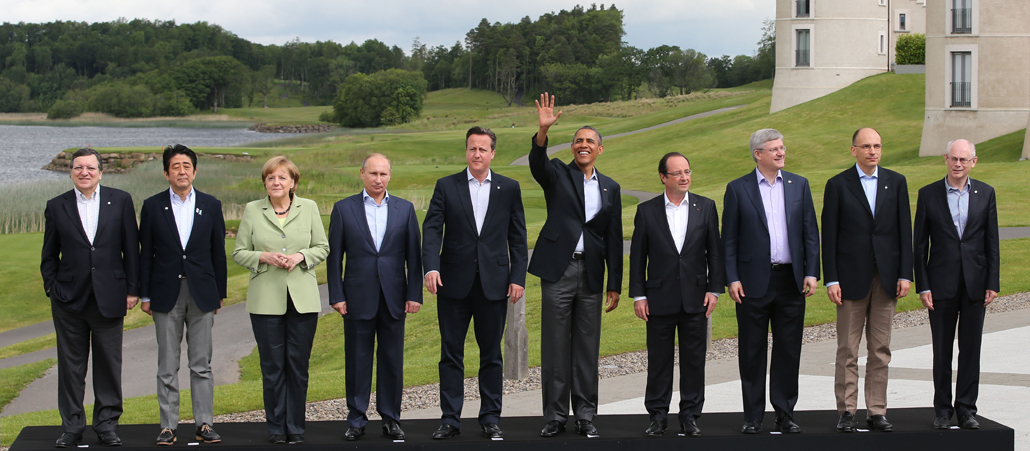 Jose Manuel Barroso, Shinzo Abe, Angela Merkel, Wladimir Putin, David Cameron, Barack Obama, Francois Hollande, Stephen Harper, Enrico Letta und Herman van Rompuy beim G8-Gipfel in Nordirland Mitte Juni 2013.