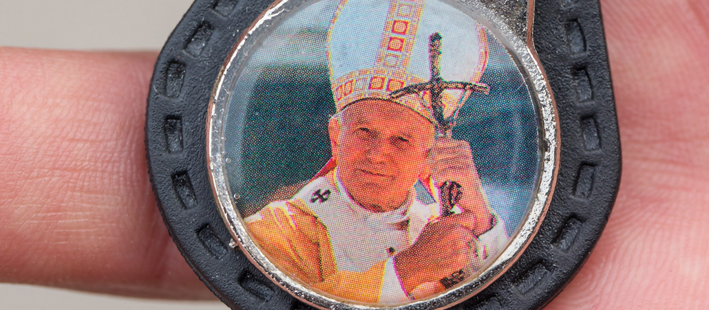 Schlüsselanhänger mit Johannes Paul II. als Motiv.