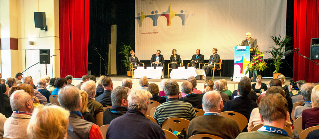 Podiumsdiskussion beim Katholikentag in Regensburg zum Thema "Kirche auf dem Weg zu einer Kultur der Achtsamkeit?"