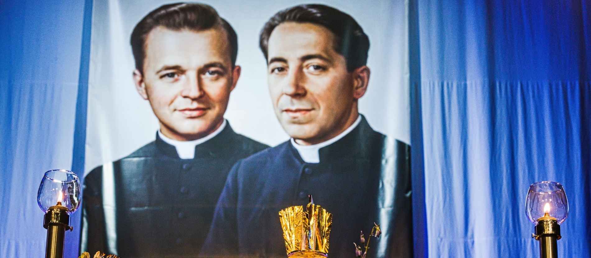 Ein Bilder der beiden seliggesprochenen Priester Jan Bula und Vaclav Drbola