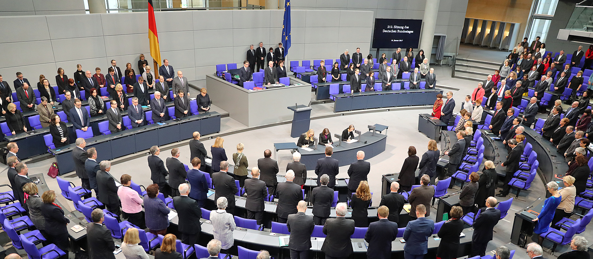 Lammert fordert Debatte über Glauben und Gewalt