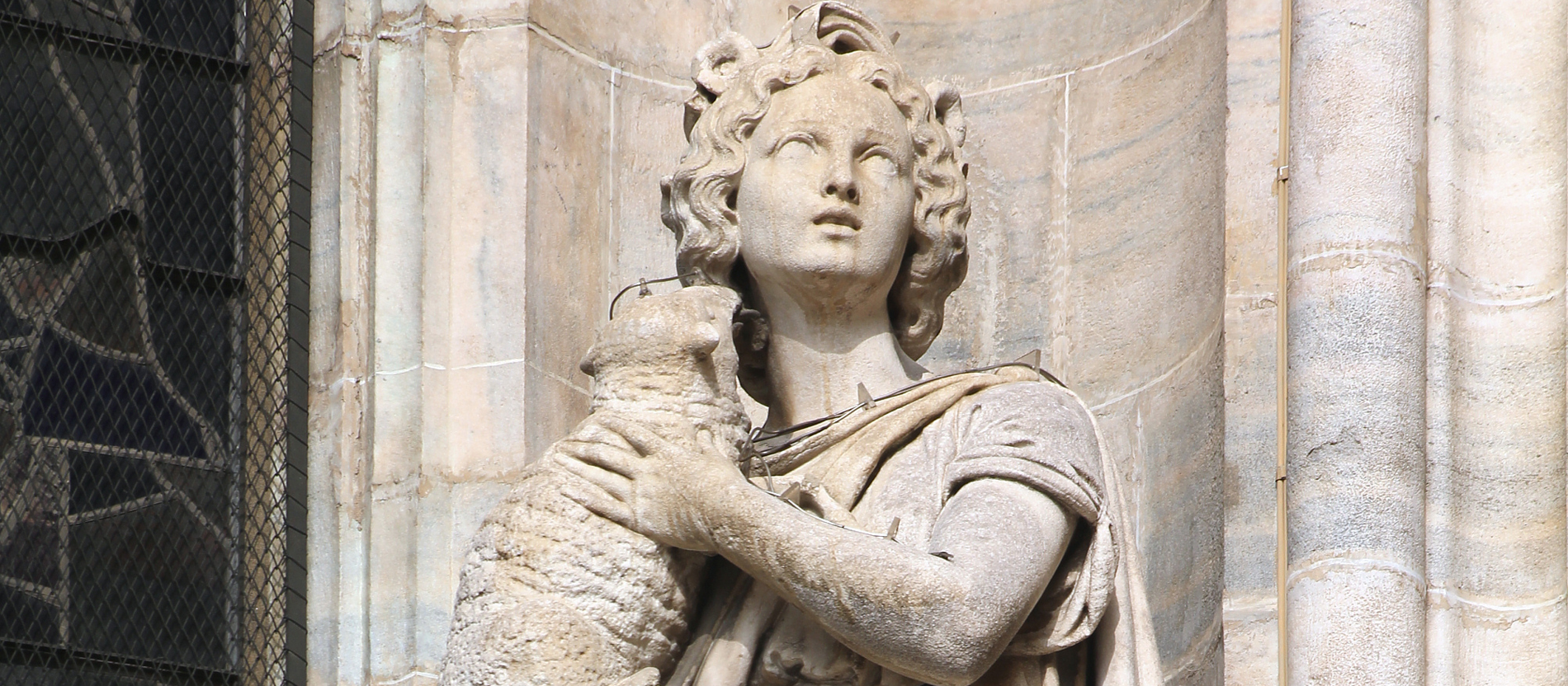 Die heilige Agnes von Rom mit einem Lamm auf der Schulter