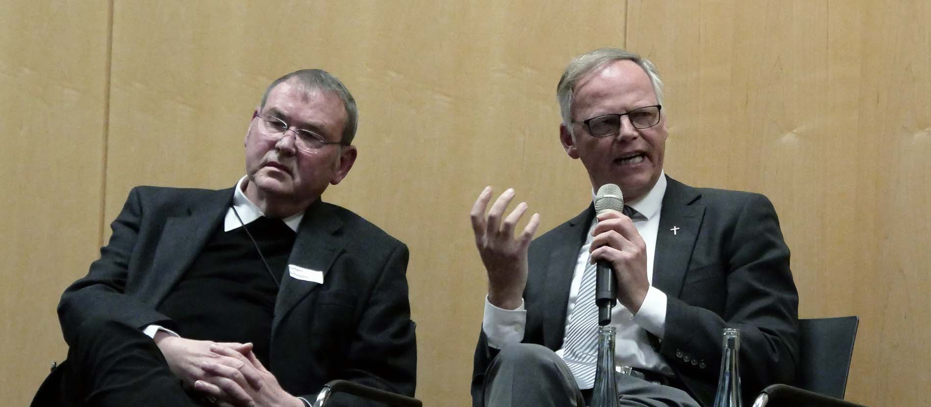Der Essener Weihbischof Ludger Scheepers (links) ist Queerbeauftragter in der Deutschen Bischofskonferenz. Klaus Winterkamp (rechts) ist Generalvikar des Bistums Münster.