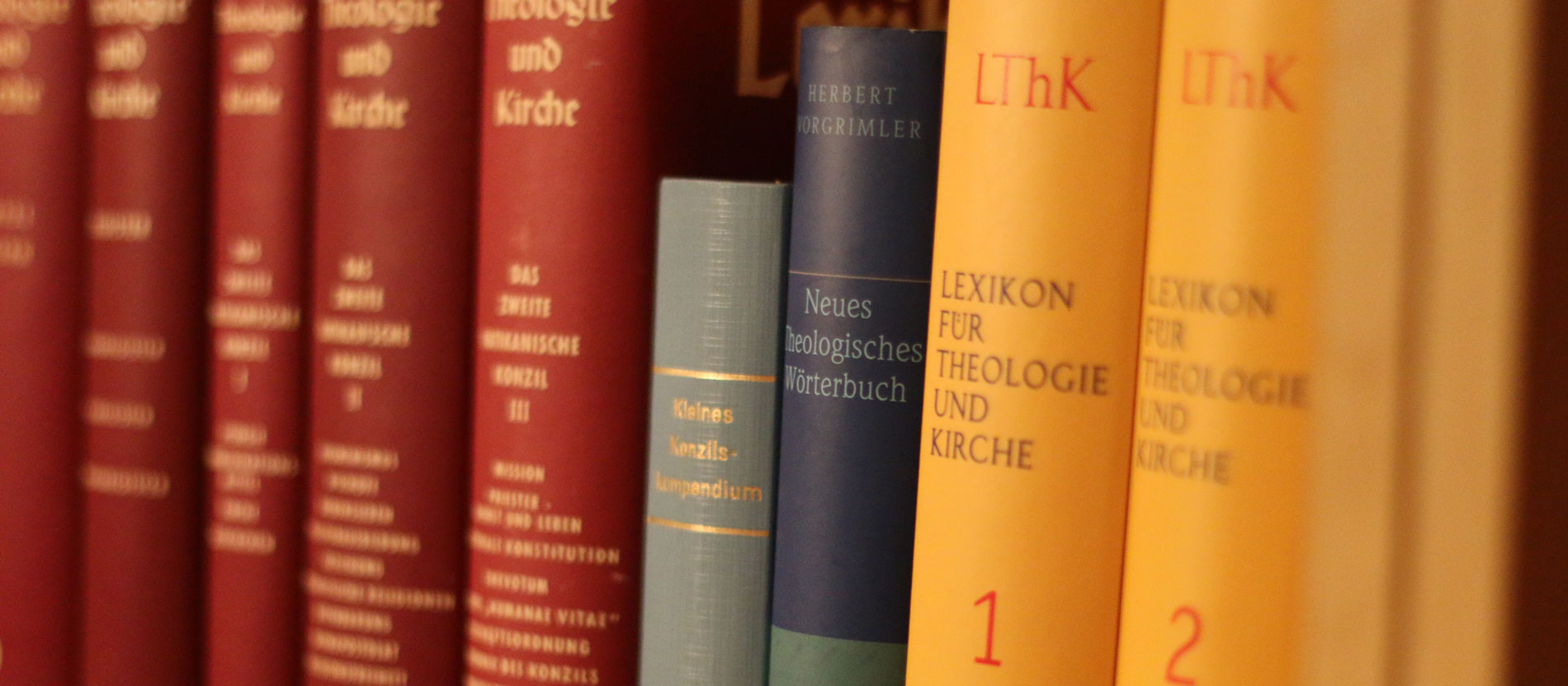 Werke von Herbert Vorgrimler zwischen verschiedenen Auflagen des Lexikons für Theologie und Kirche