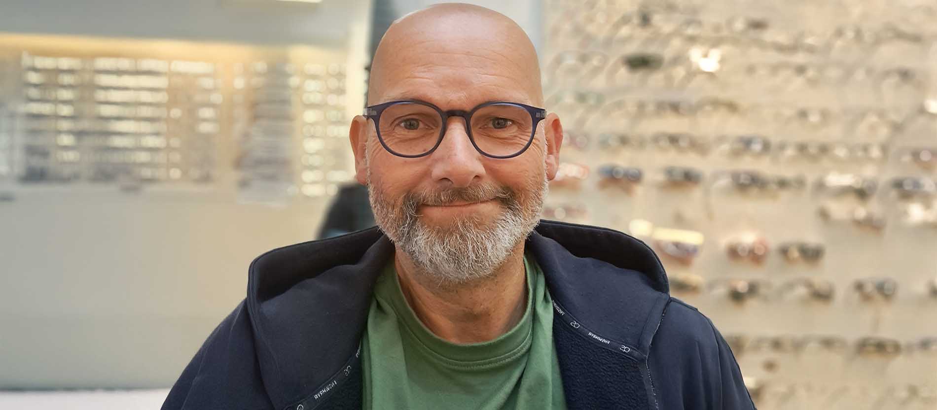 Auf dem Bild sieht man Gregor Lauenburger