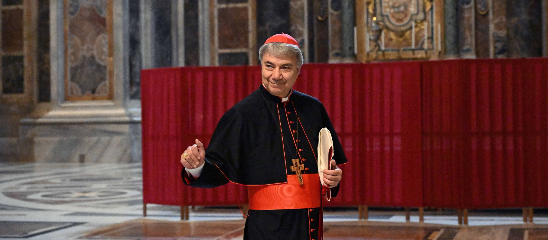 Kardinal Domenico Battaglia im Petersdom