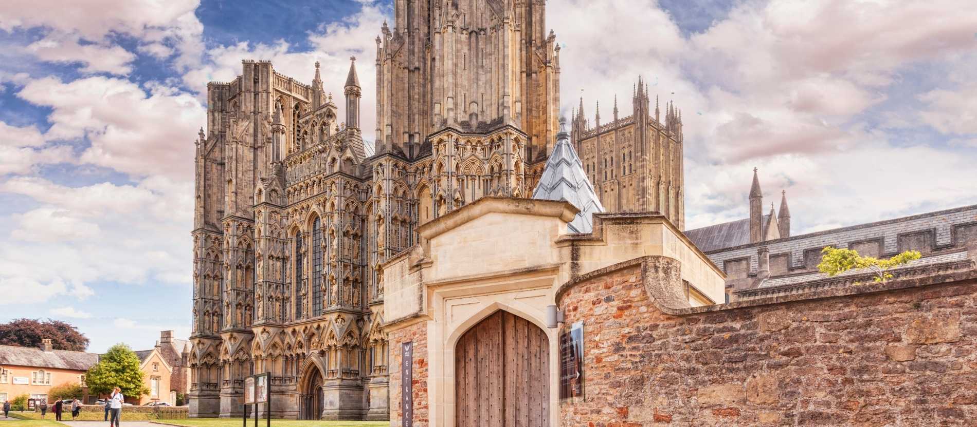 Die anglikanische Kathedrale St. Andrew im englischen Wells