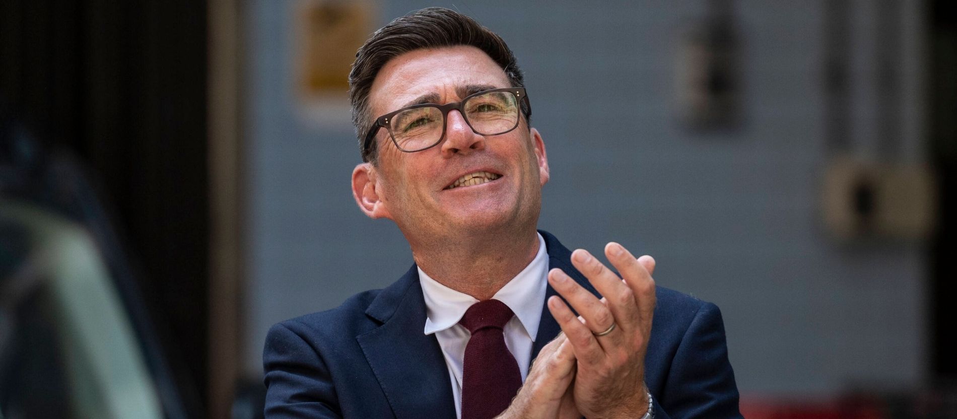 Der Labour-Chef Andy Burnham wird neuer Premierminister des Vereinten Königreichs