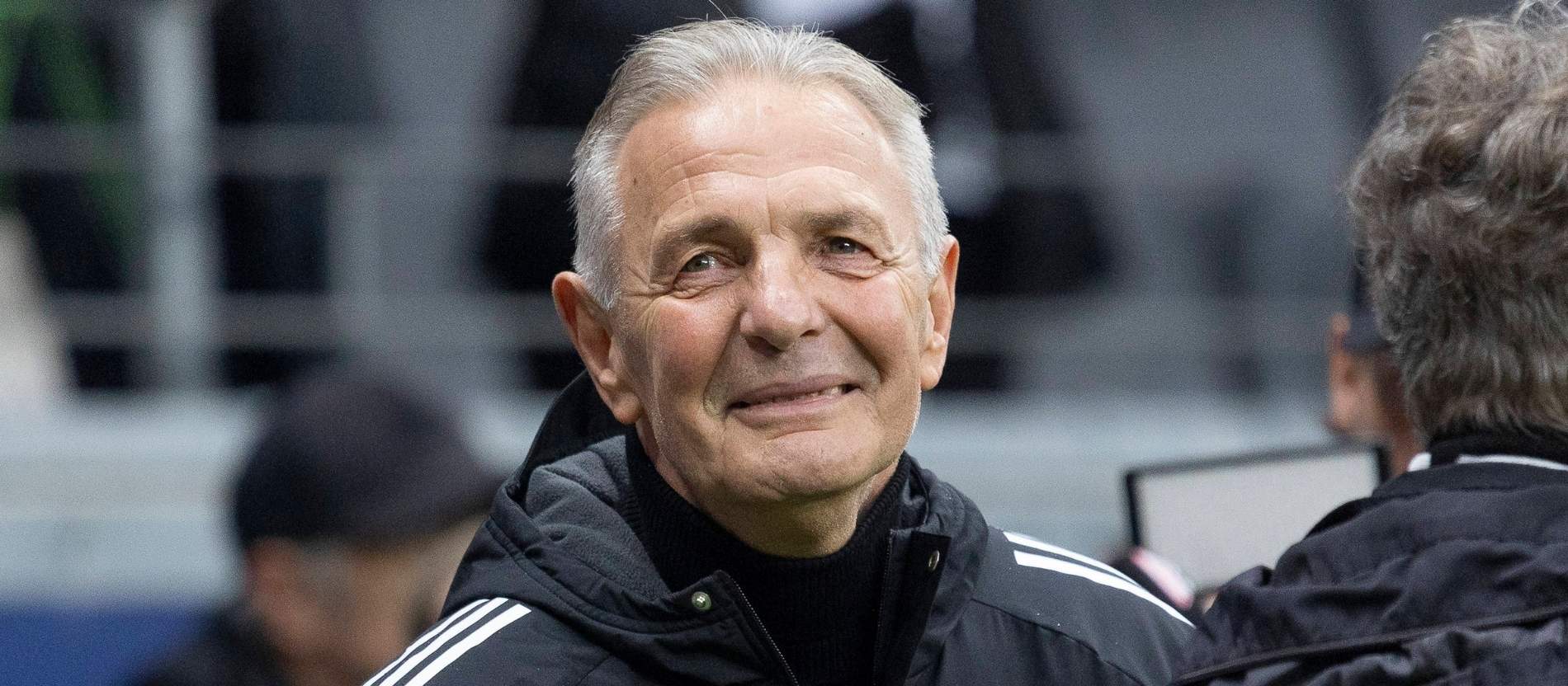 Rekord-Nationalspieler Körbel bei einem Bundesligaspiel