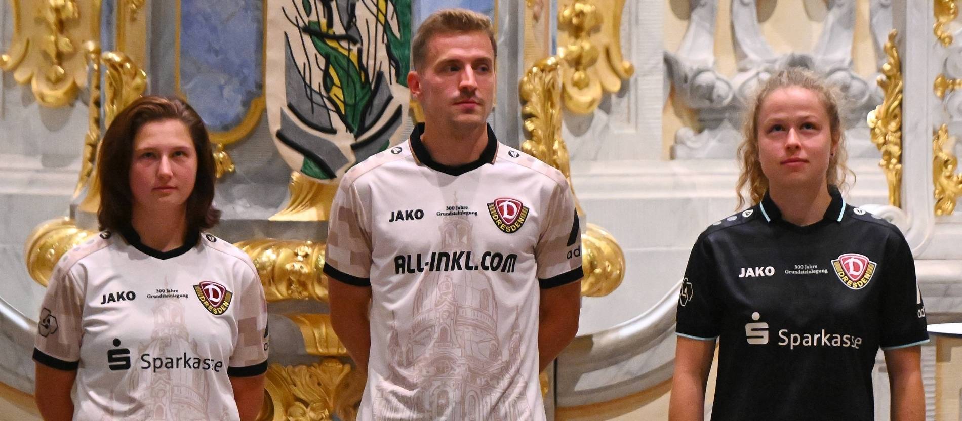Die Stiftung Dresdner Frauenkirche und der Fußballverein Dynamo Dresden kooperieren bei einem Trikot.