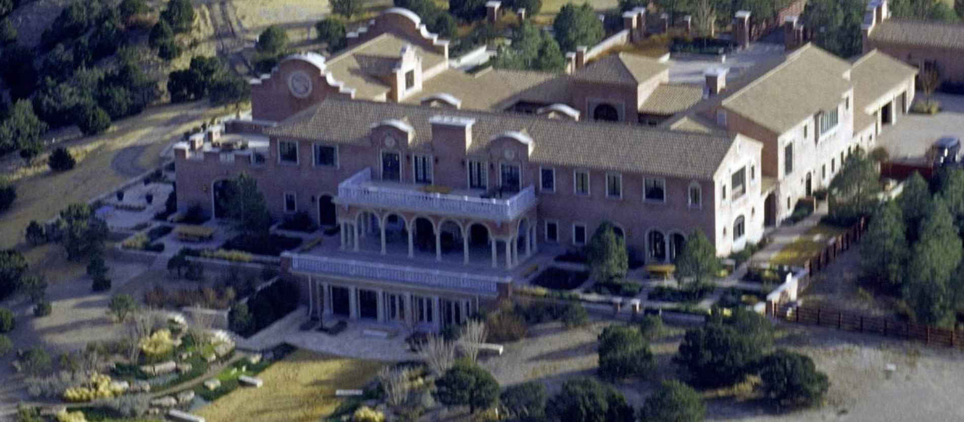Neue Besitzer lassen Exorzismus auf Epstein-Grundstück durchführen