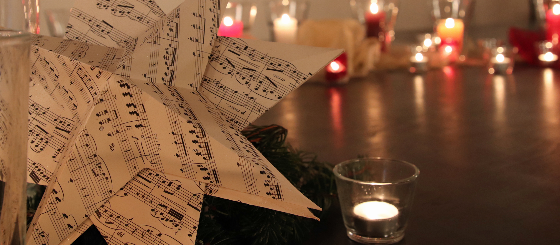 Kritik an Hilfswerken: Noch nicht um Weihnachtsspenden bitten