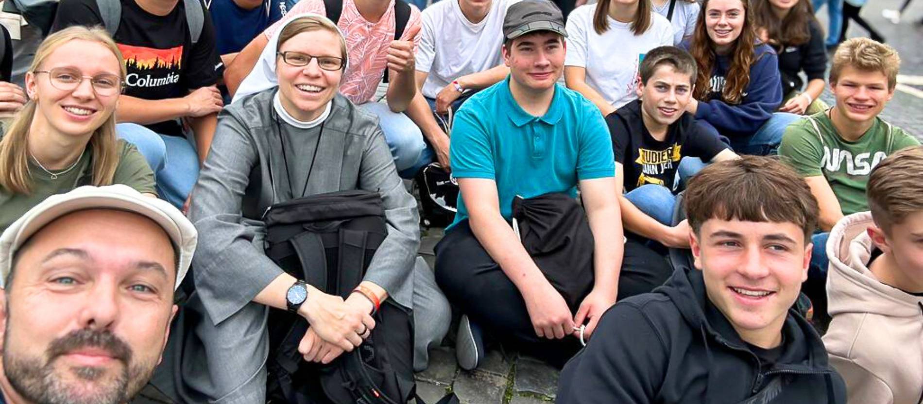 Schwester Tobia begleitete die Ministrantenwallfahrt des Dekanats Allgäu-Oberschwaben nach Rom.