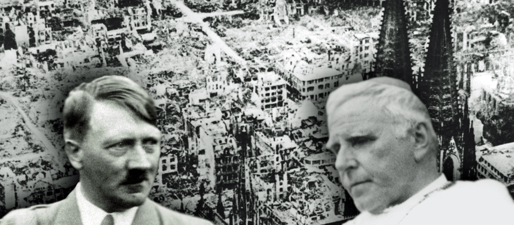 Nazi-Herrscher Adolf Hitler und Kardinal von Galen in einer Montage vor dem zerstören Köln.
