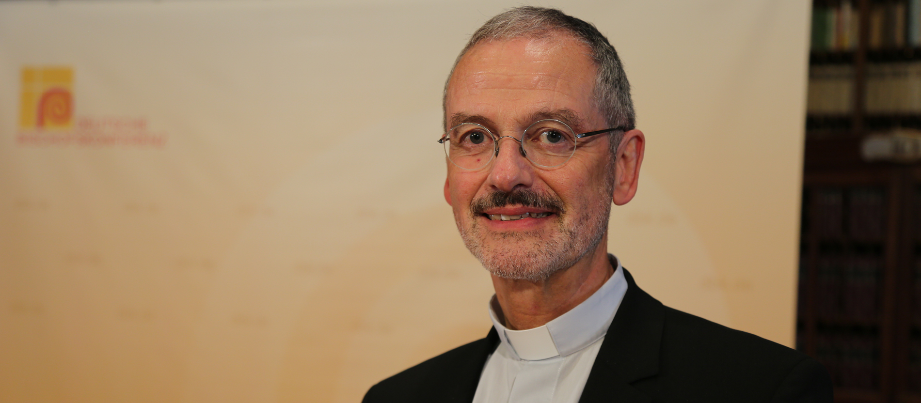 Der Präsident des Deutschen Caritasverbands, Peter Neher, bei der Vollversammlung der Deutschen Bischofskonferenz in Fulda.