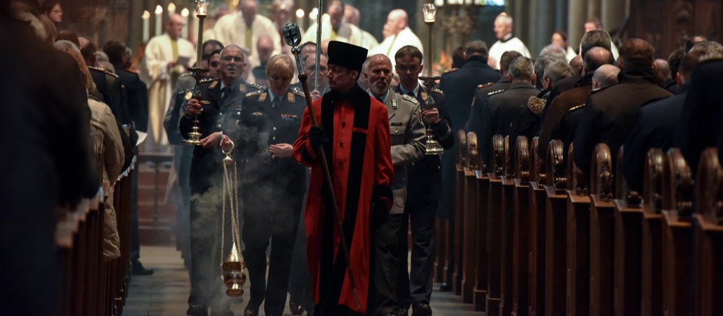 Pax Christi schreibt Woelki: Kritik an Soldatengottesdiensten im Dom