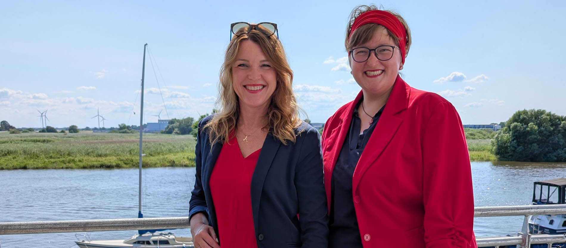Zwei Frauen lächeln in die Kamera: Agnes Dobrzynski und Ute Zeilmann übernehmen die Leitung im Dekanat Bremen-Nord.