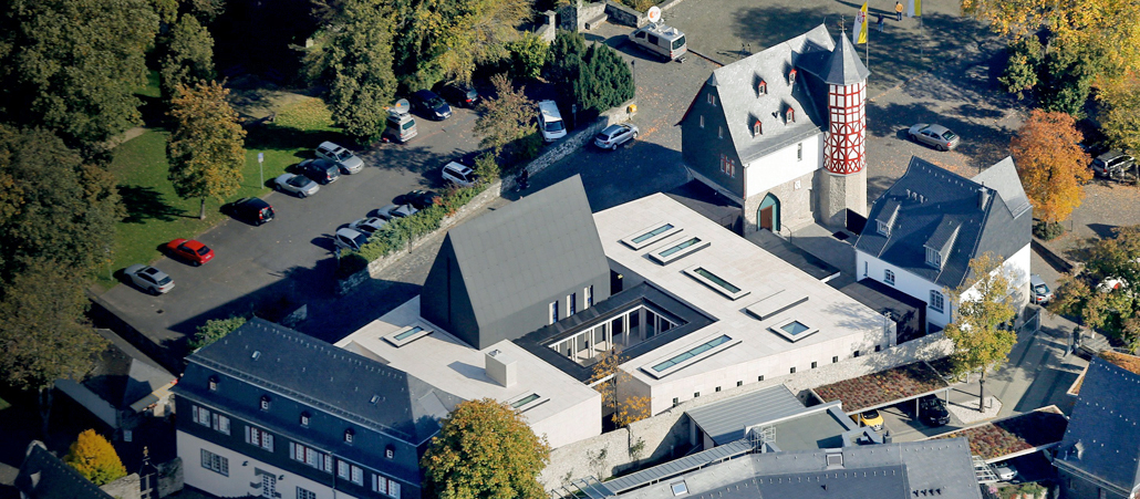 Luftbild des Diözesanen Zentrums in Limburg.